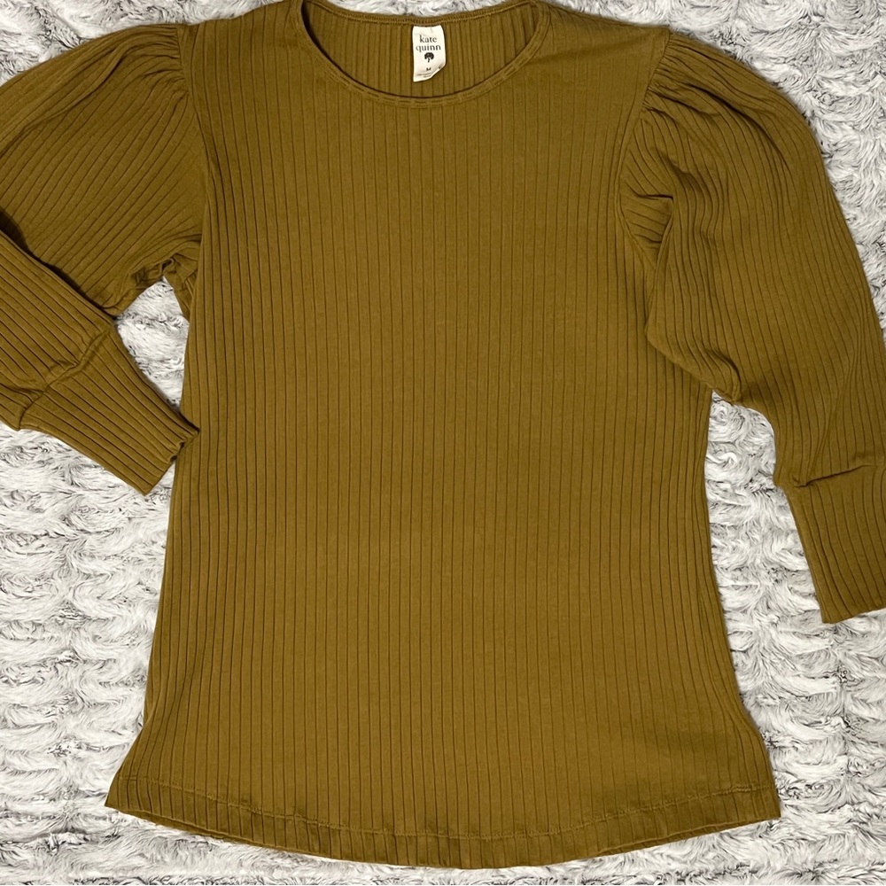 NWOT Kate Quinn Puff Sleeve Top M